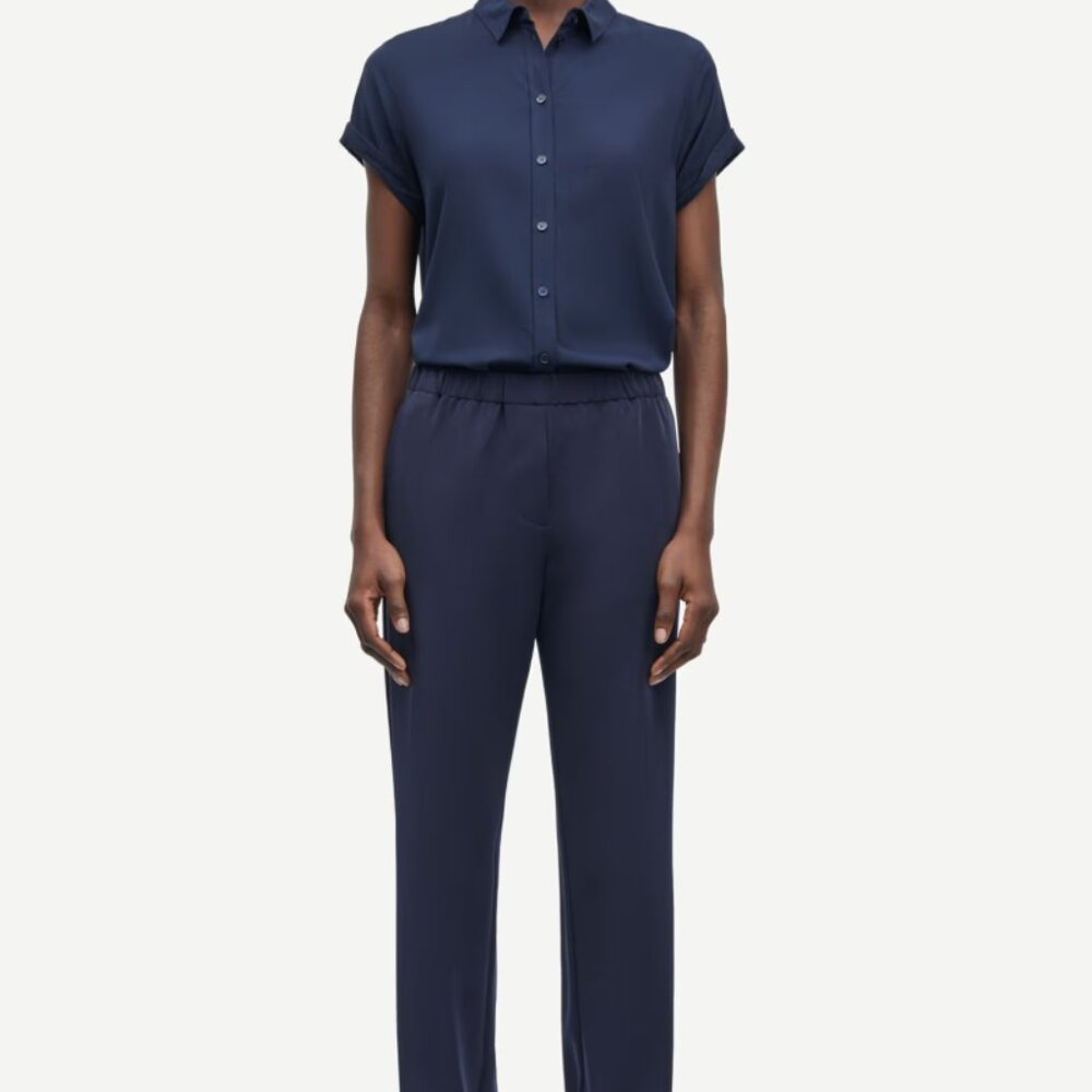 SAMSOE SAMSOE crepe cropped navy pant - size S